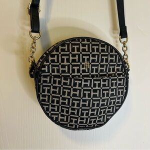 Tommy Hilfiger Crossbody Round Purse‎